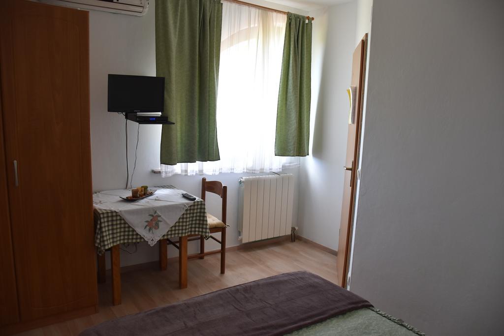 Guest House Fortuna Novigrad Istria Exterior foto